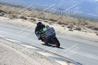 media/Dec-01-2025-Moto Forza (Mon) [[2daa91e15f]]/3-Beginner Group/Session 3 (Turn 16 Inside)/